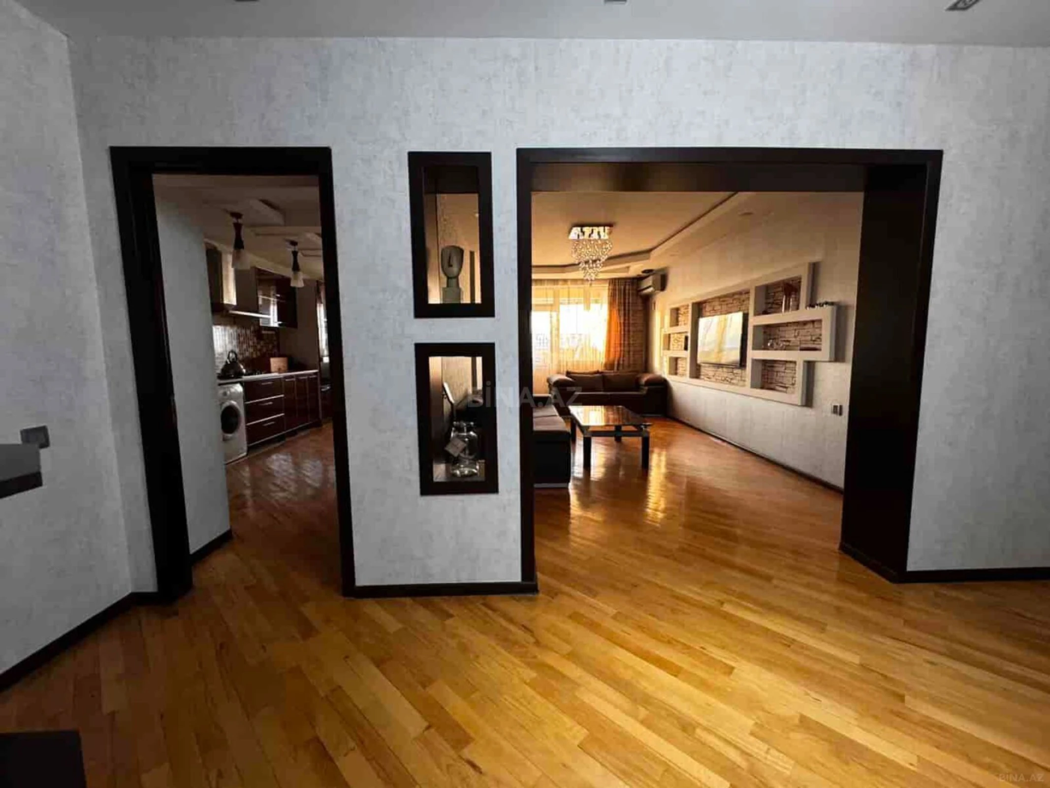 Kirayə verilir 3 otaqlı mənzil 136 m²