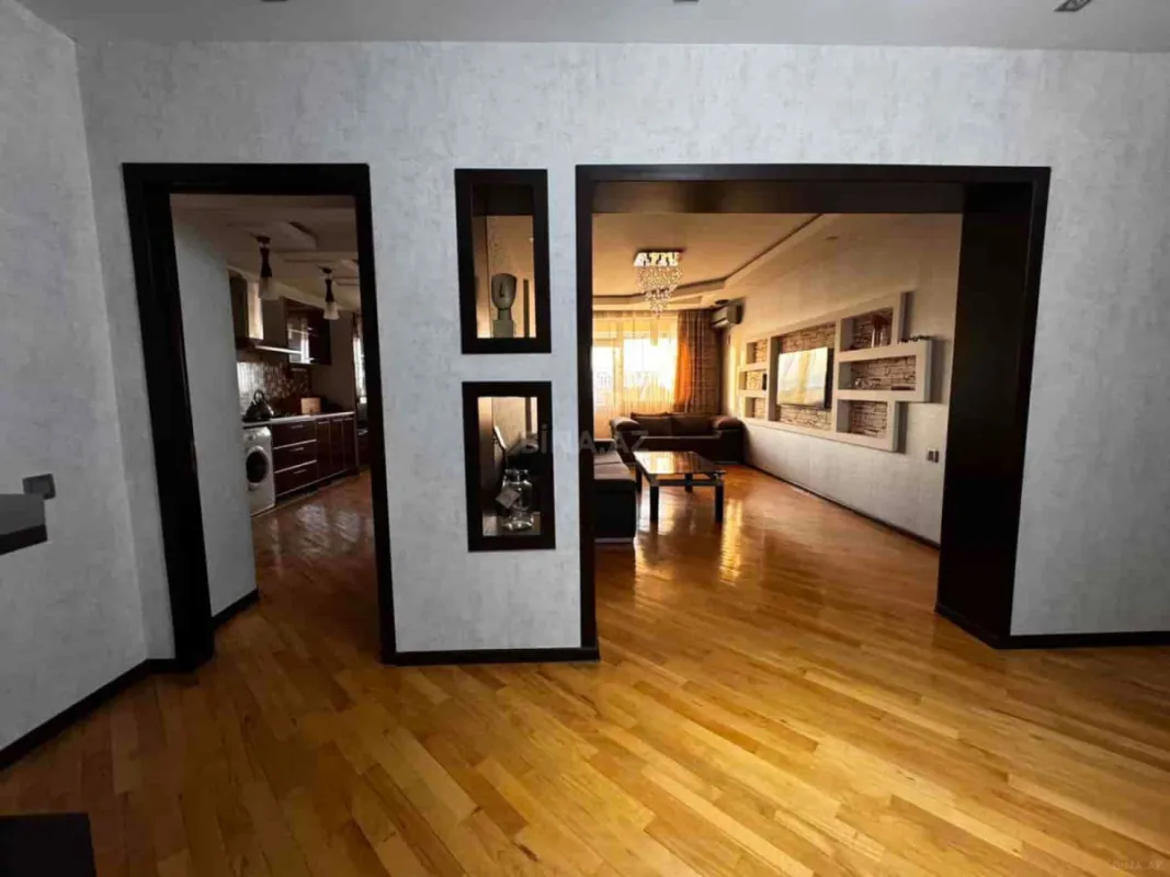 Kirayə verilir 3 otaqlı mənzil 136 m²