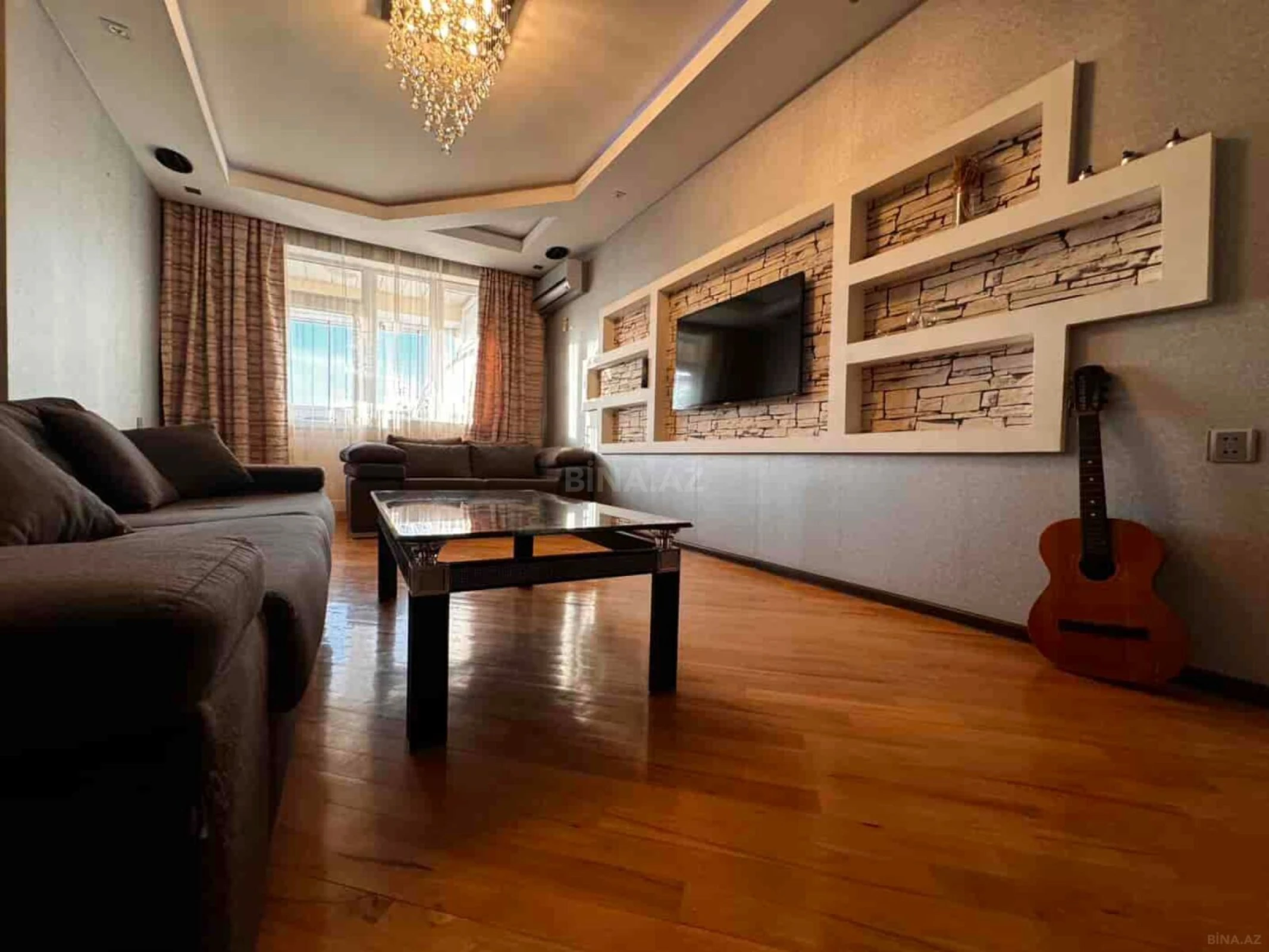 Kirayə verilir 3 otaqlı mənzil 136 m²