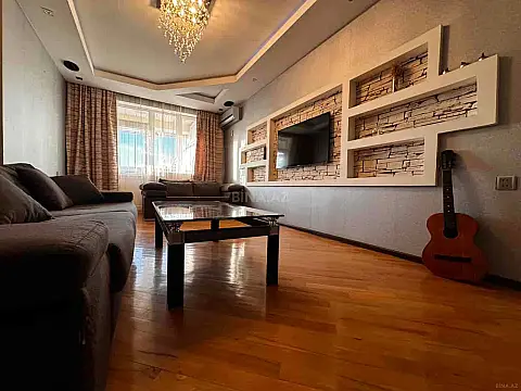 Kirayə verilir 3 otaqlı mənzil 136 m²