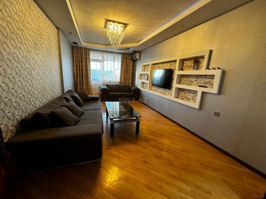 Kirayə verilir 3 otaqlı mənzil 136 m²