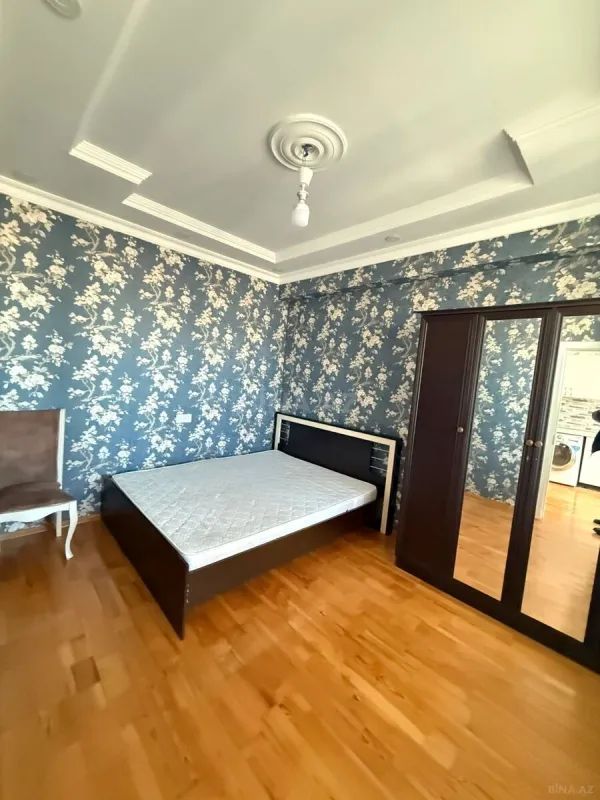 Kirayə verilir 2 otaqlı mənzil 76 m²