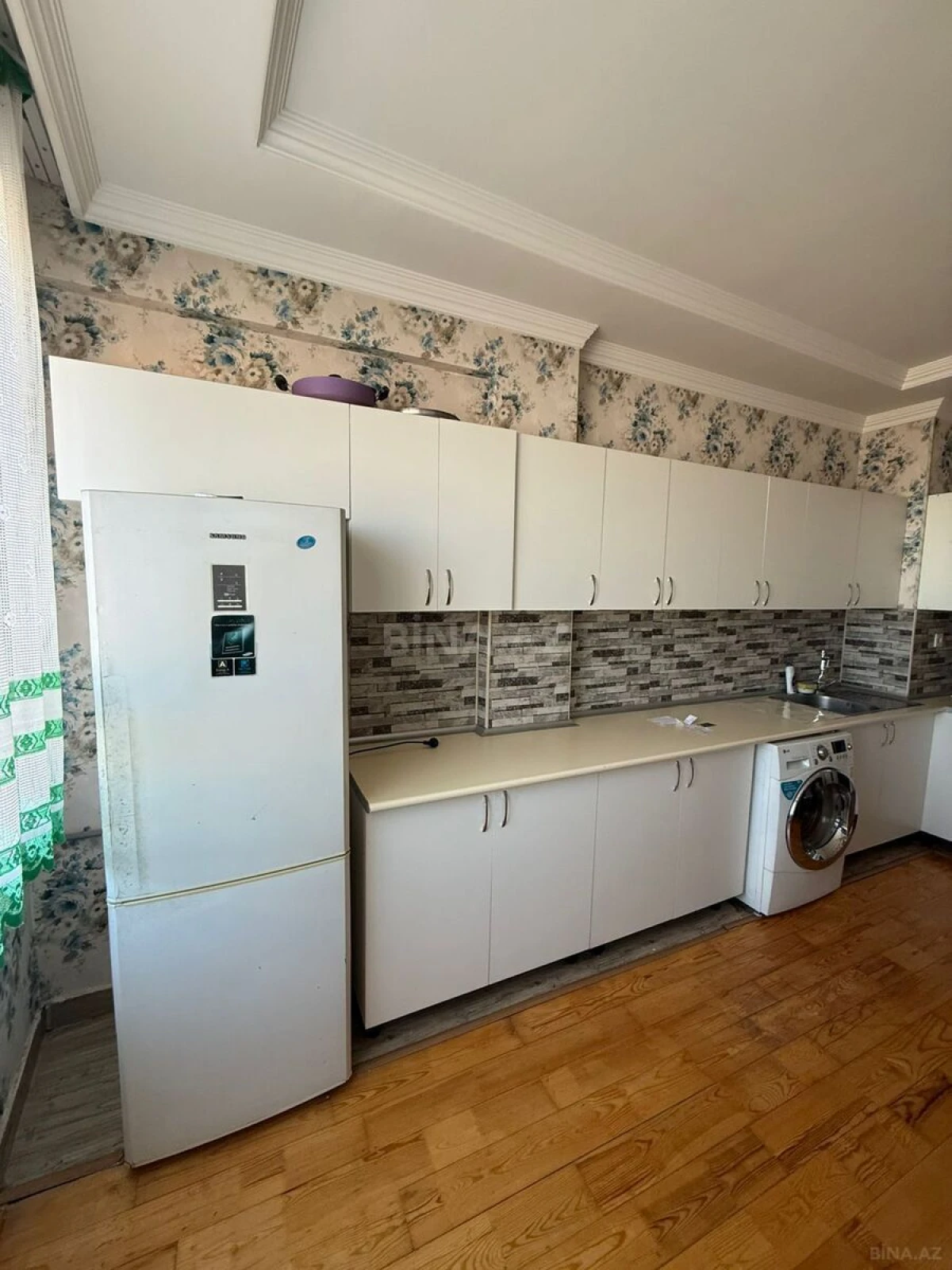 Kirayə verilir 2 otaqlı mənzil 76 m²