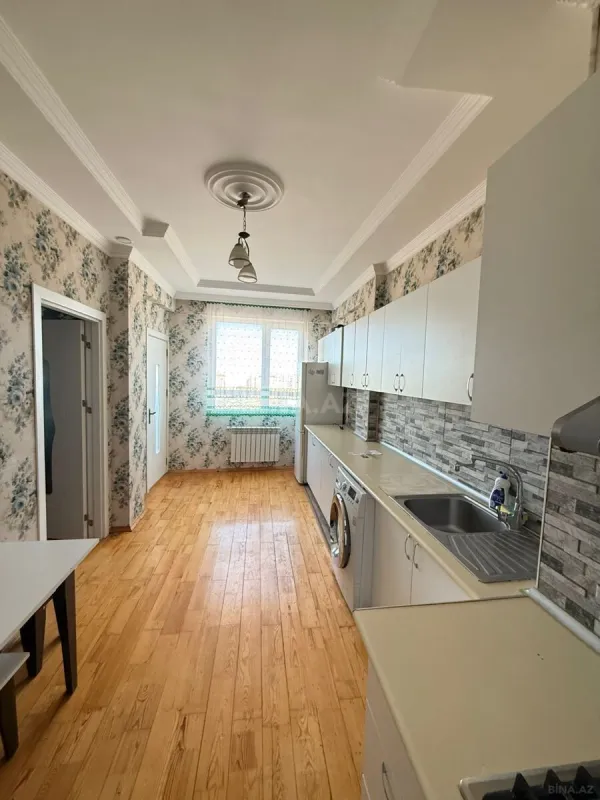 Kirayə verilir 2 otaqlı mənzil 76 m²