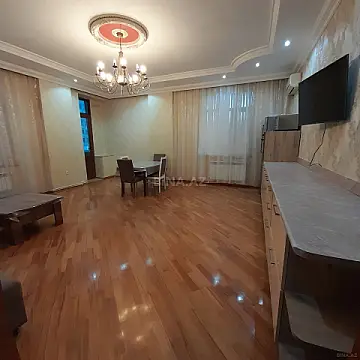 Kirayə verilir 3 otaqlı mənzil 105 m²