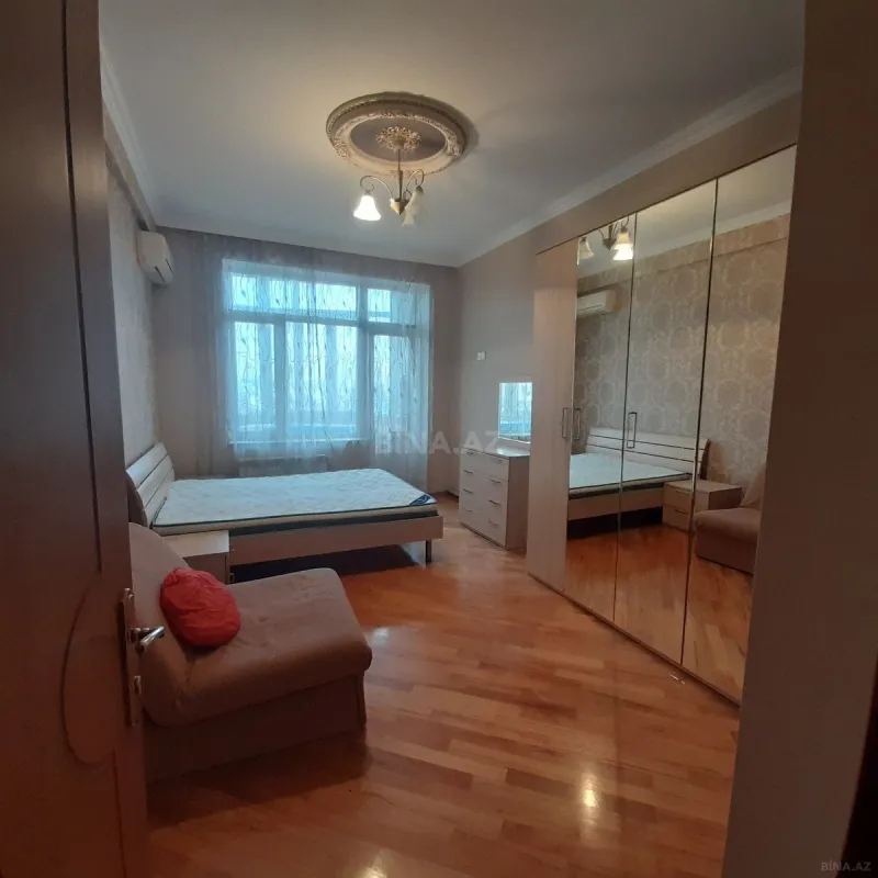 Kirayə verilir 3 otaqlı mənzil 105 m²