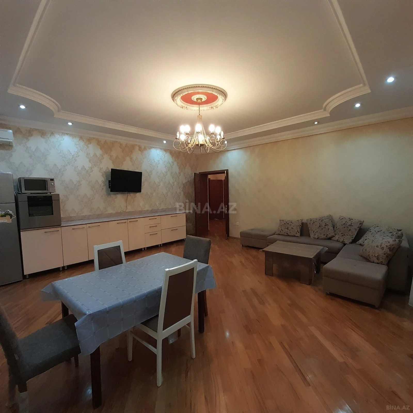 Kirayə verilir 3 otaqlı mənzil 105 m²