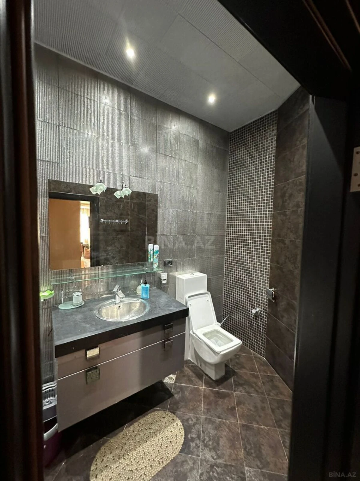 Satılır 4 otaqlı mənzil 200 m²