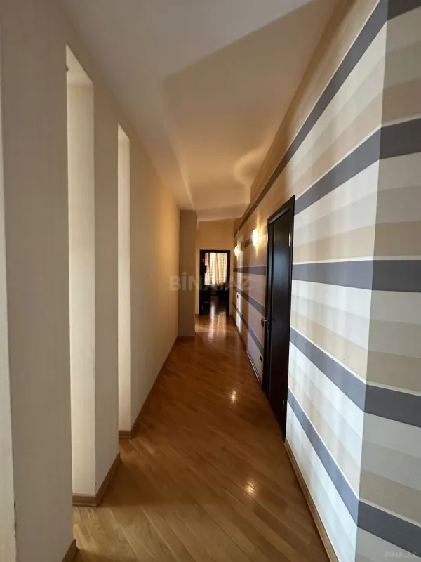 Satılır 4 otaqlı mənzil 200 m²