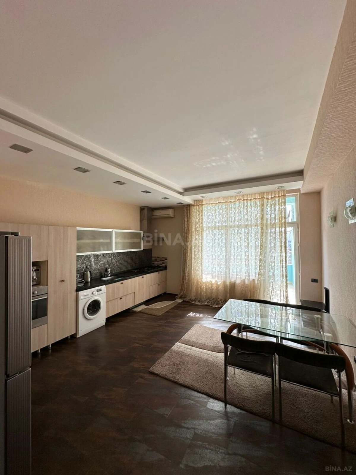 Satılır 4 otaqlı mənzil 200 m²