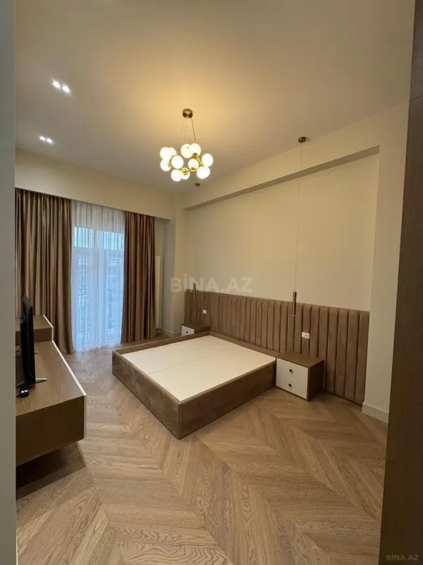 Kirayə verilir 4 otaqlı mənzil 146 m²