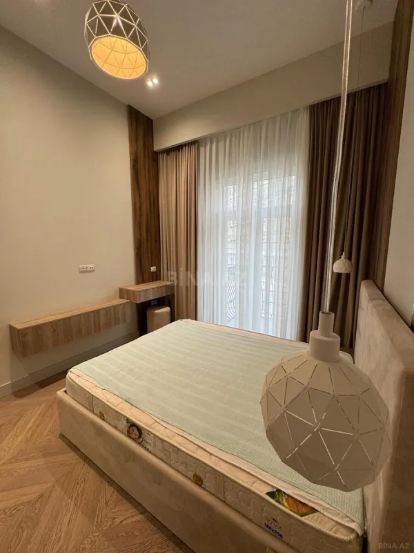 Kirayə verilir 4 otaqlı mənzil 146 m²