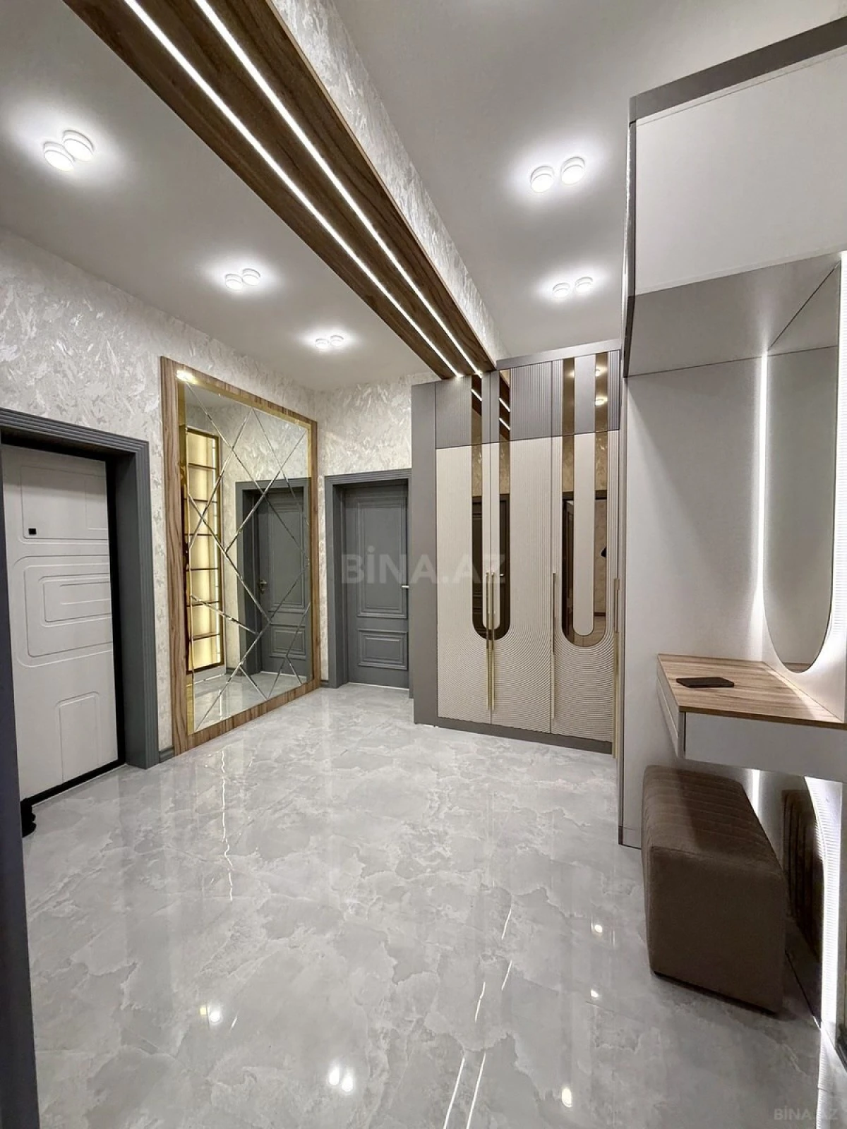 Satılır 3 otaqlı mənzil 96 m²
