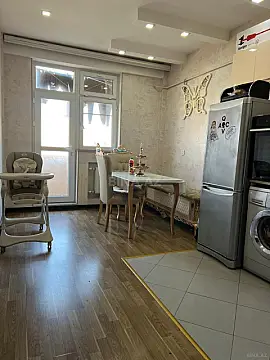 Kirayə verilir 2 otaqlı mənzil 85 m²