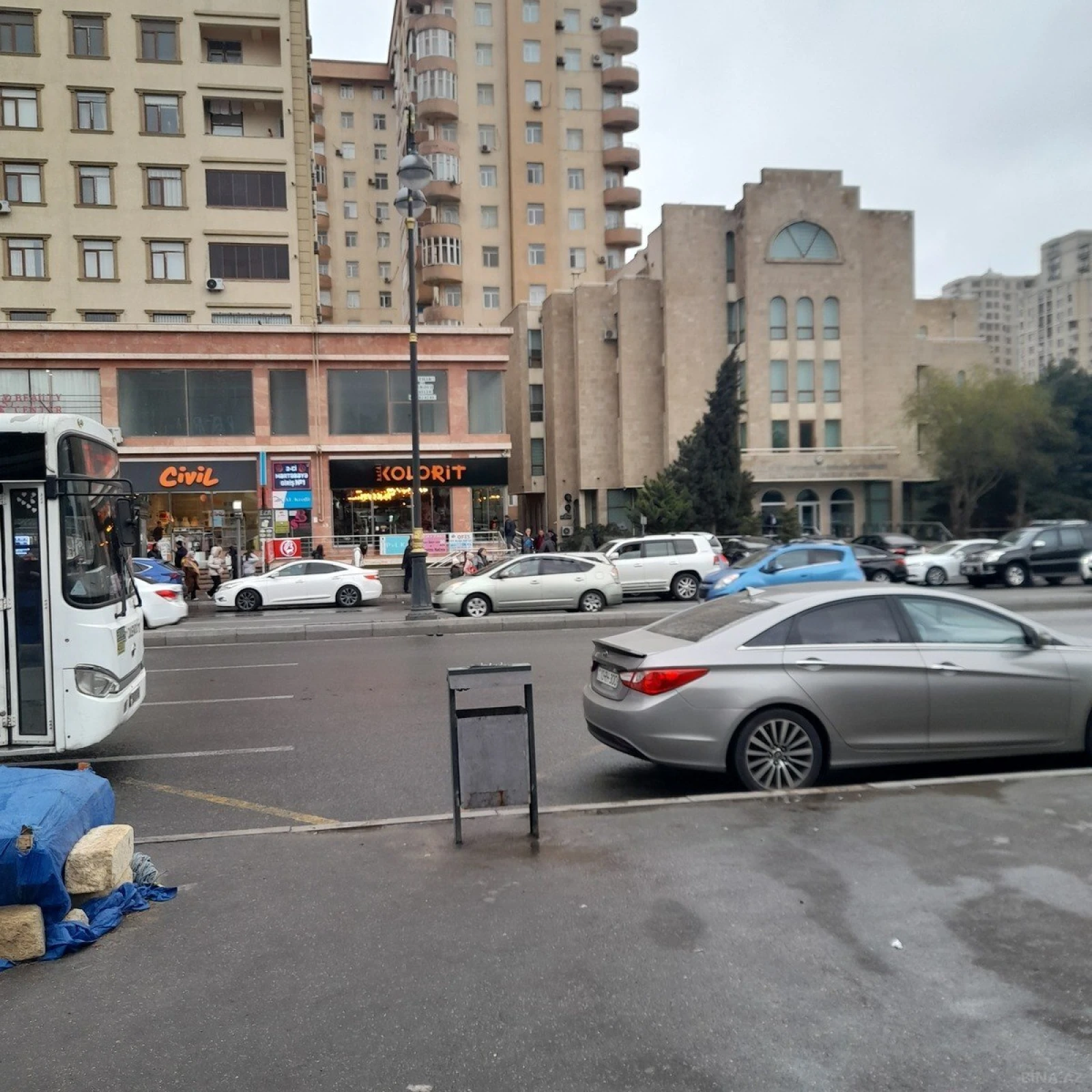 Satılır 3 otaqlı mənzil 105 m²