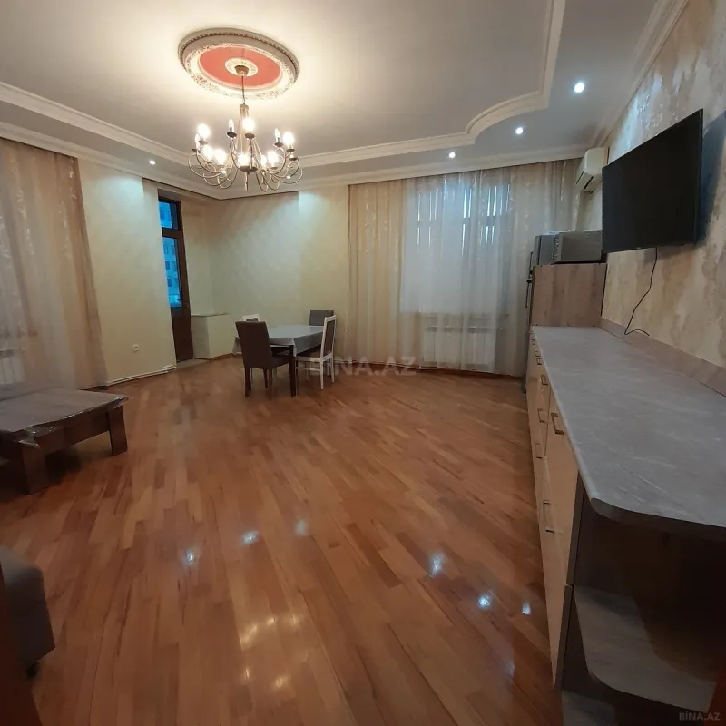 Satılır 3 otaqlı mənzil 105 m²