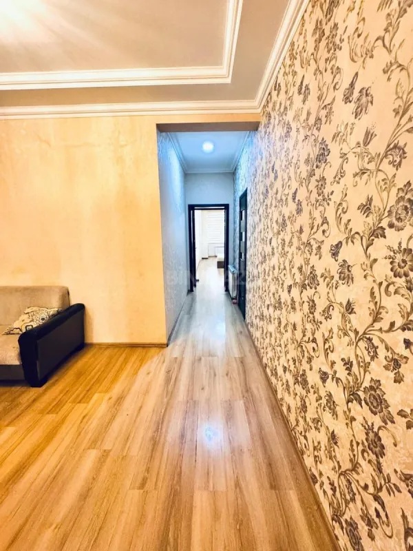 Satılır 3 otaqlı mənzil 117 m²