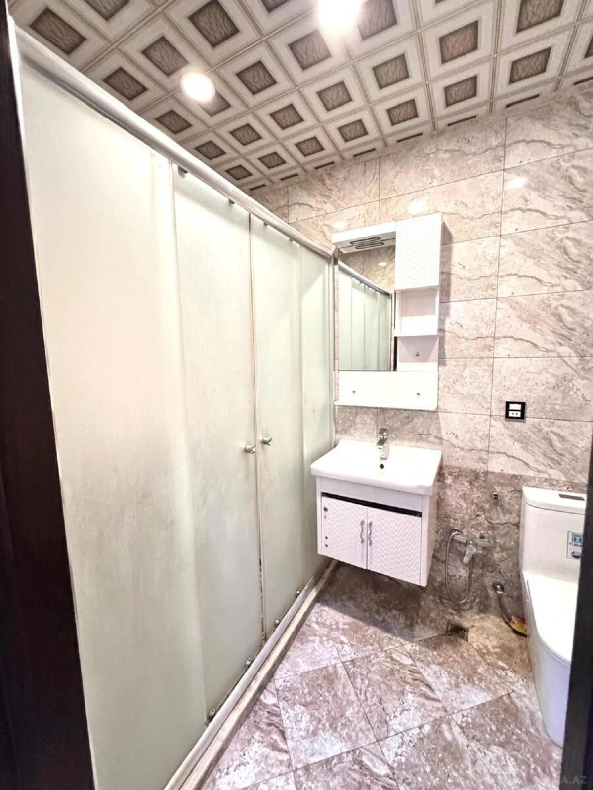 Satılır 3 otaqlı mənzil 117 m²