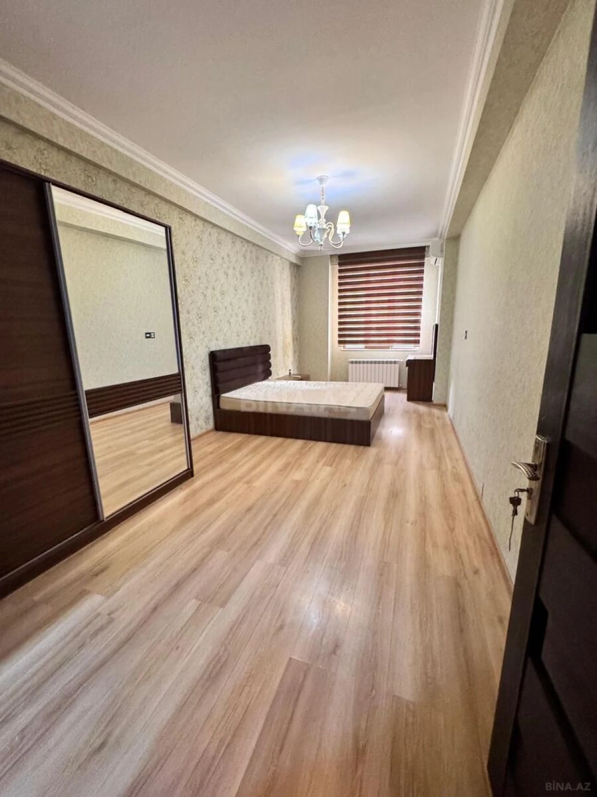 Satılır 3 otaqlı mənzil 117 m²