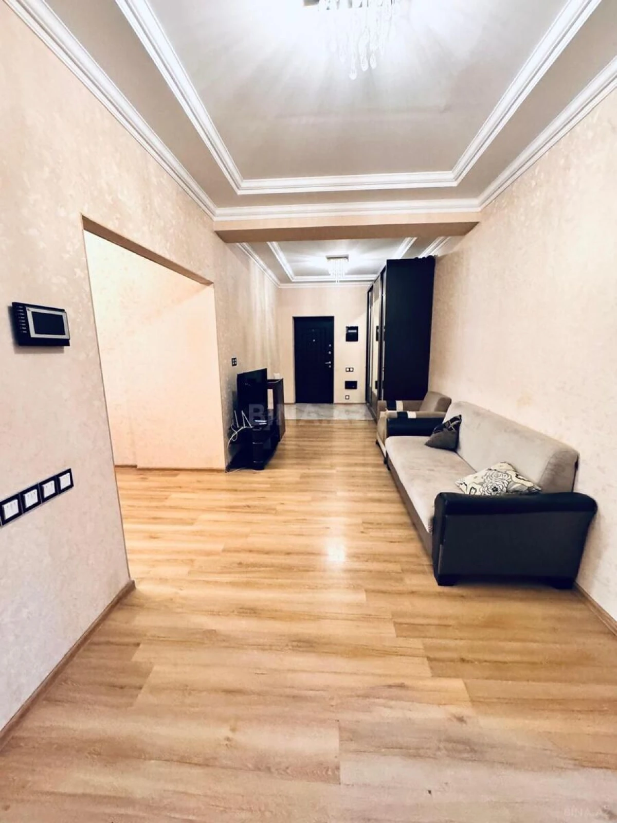 Satılır 3 otaqlı mənzil 117 m²