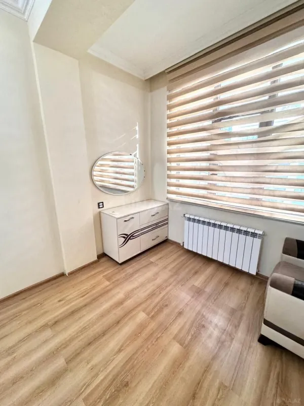 Satılır 3 otaqlı mənzil 117 m²