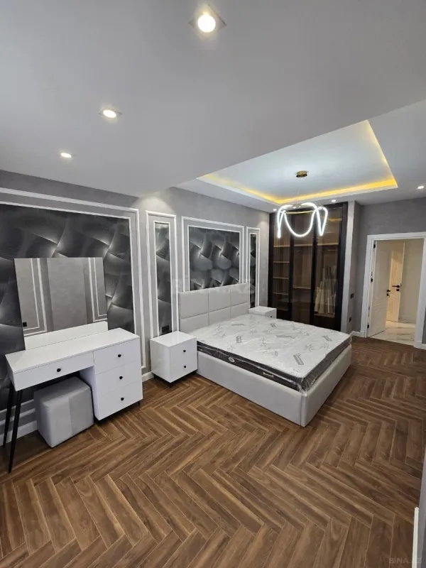 Satılır 3 otaqlı mənzil 115 m²