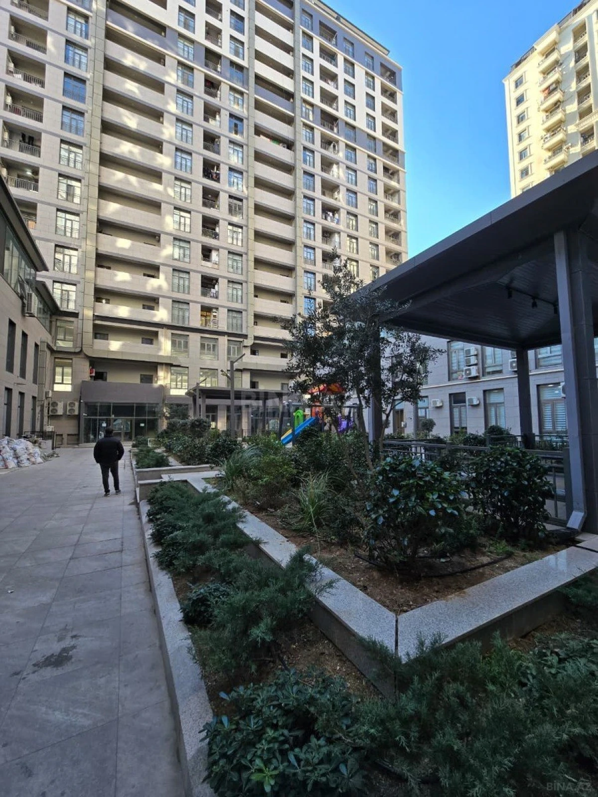 Satılır 3 otaqlı mənzil 115 m²