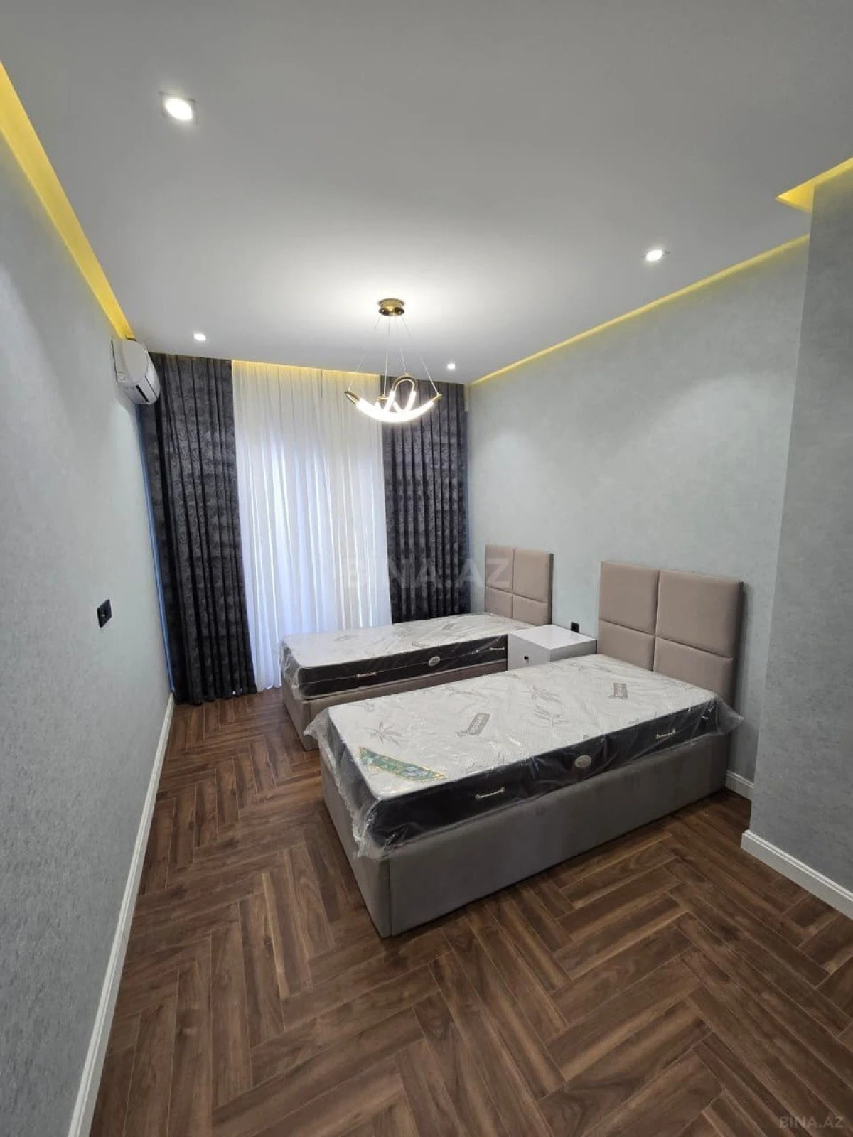 Satılır 3 otaqlı mənzil 115 m²