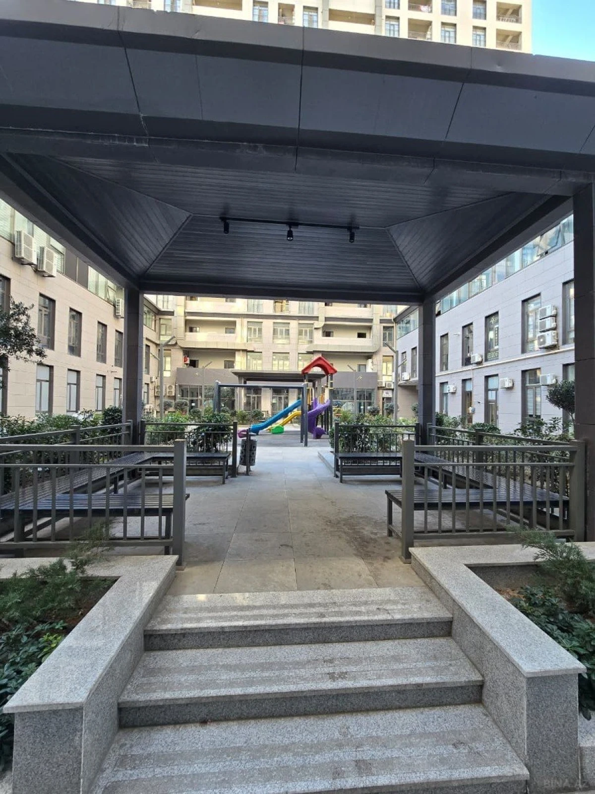 Satılır 3 otaqlı mənzil 115 m²