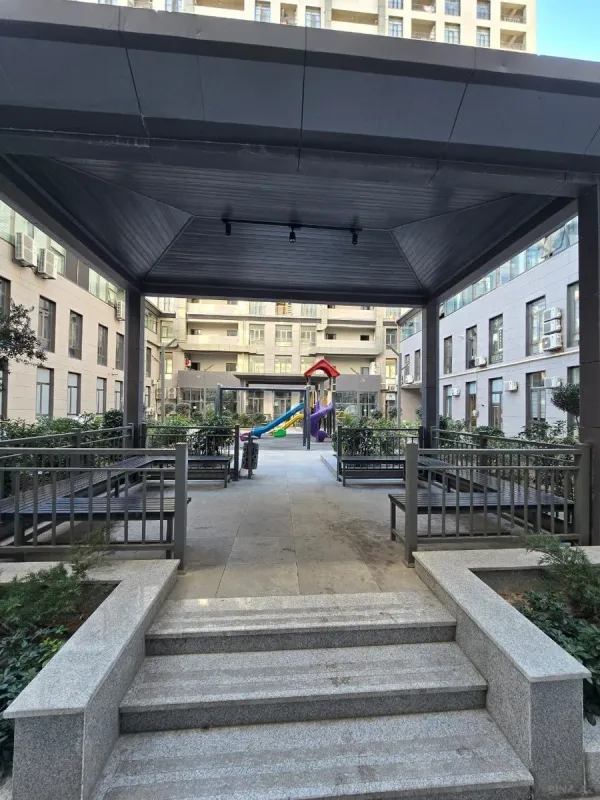 Satılır 3 otaqlı mənzil 115 m²