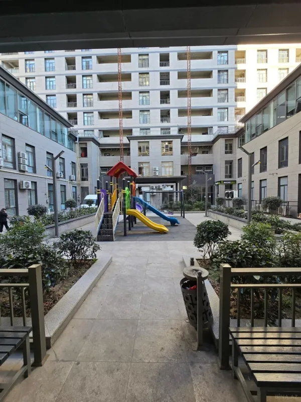 Satılır 3 otaqlı mənzil 115 m²