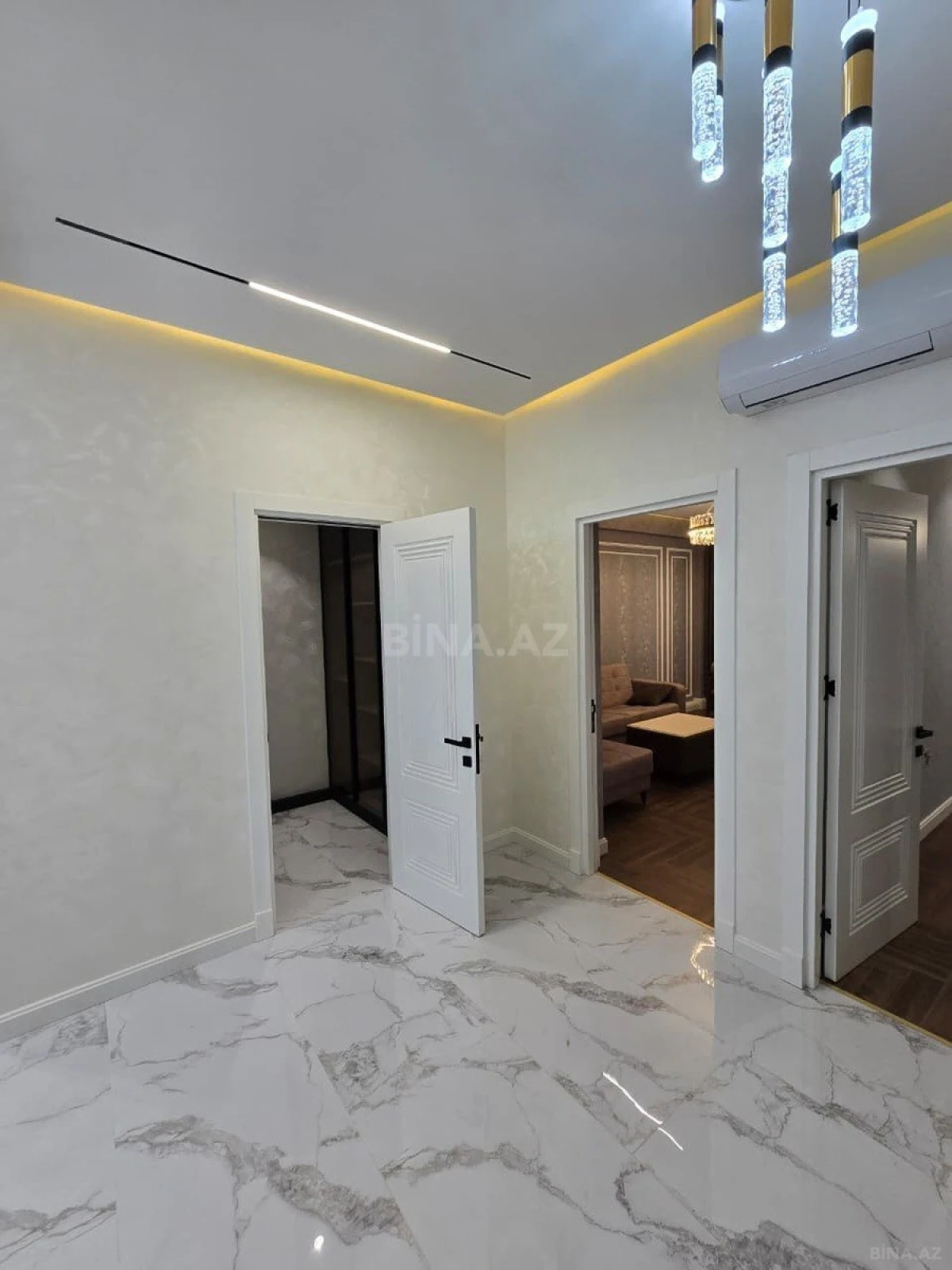 Satılır 3 otaqlı mənzil 115 m²