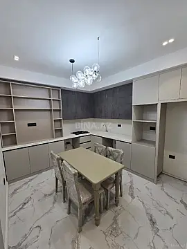 Satılır 3 otaqlı mənzil 115 m²
