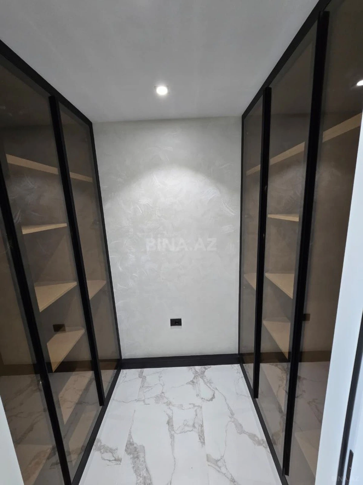 Satılır 3 otaqlı mənzil 115 m²