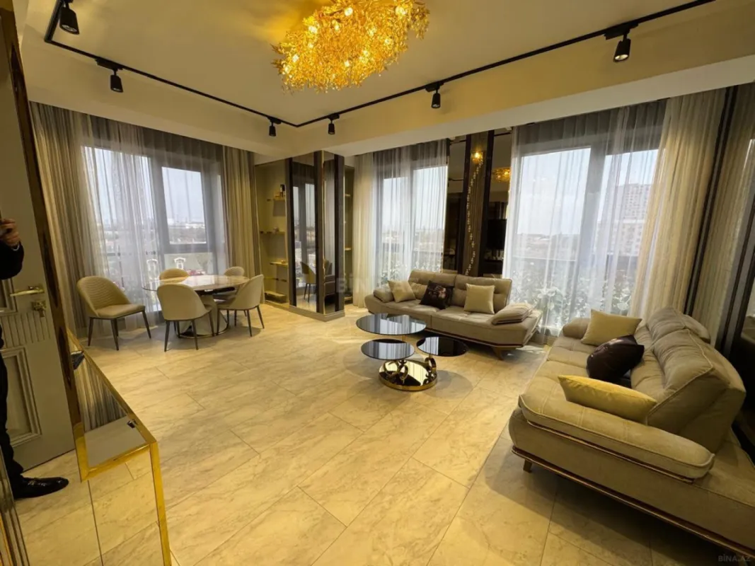 Satılır 5 otaqlı mənzil 185 m²
