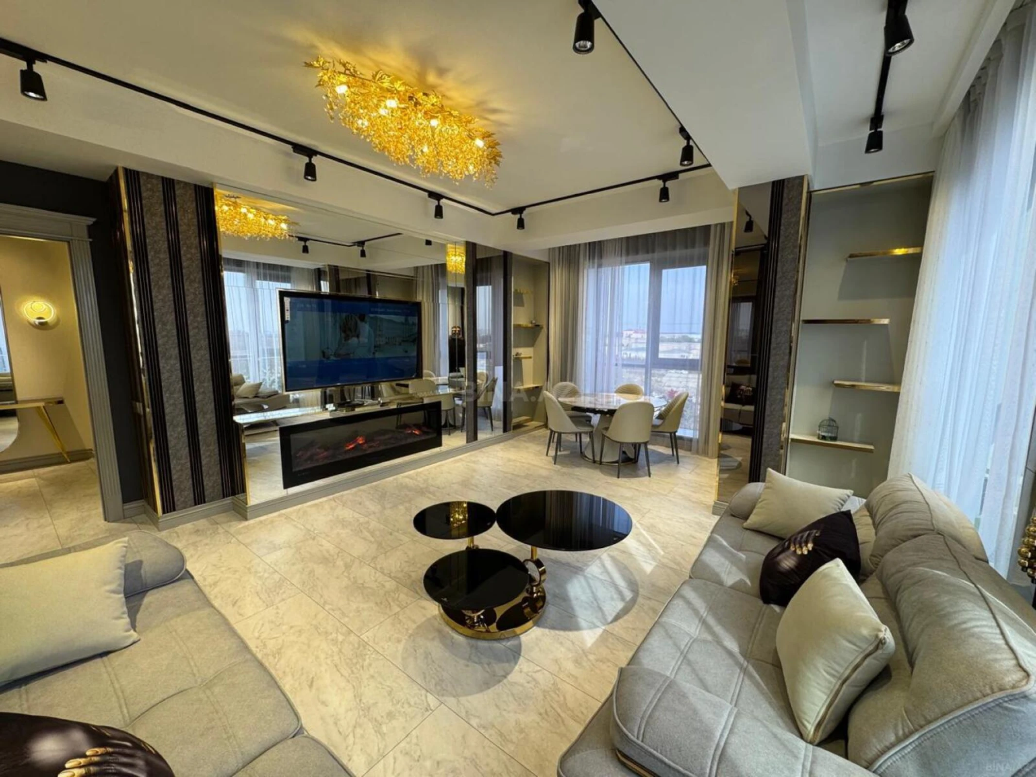 Satılır 5 otaqlı mənzil 185 m²