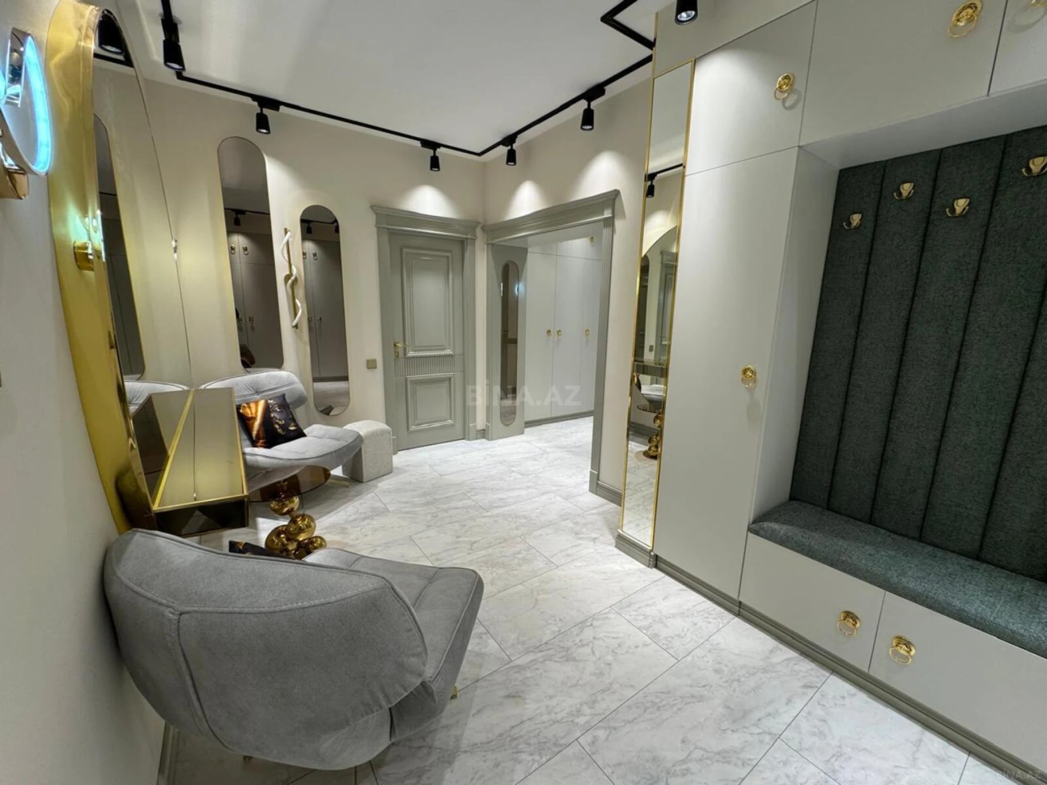 Satılır 5 otaqlı mənzil 185 m²