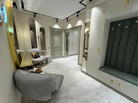 Satılır 5 otaqlı mənzil 185 m²