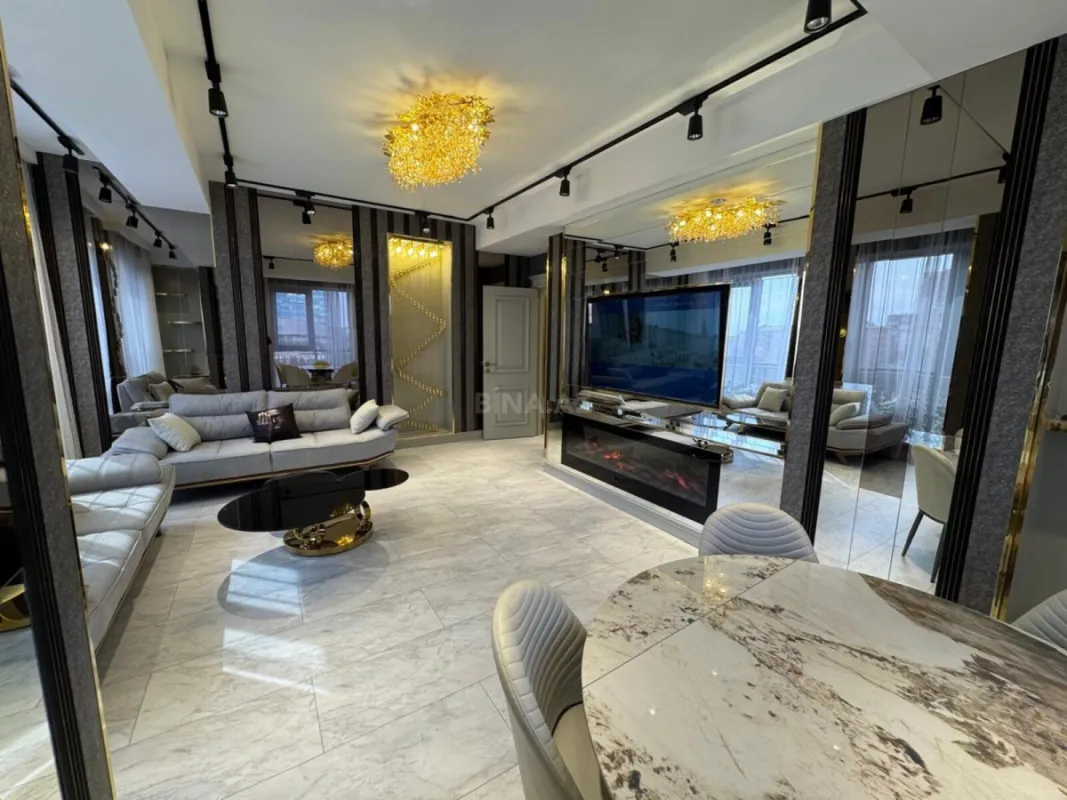 Satılır 5 otaqlı mənzil 185 m²