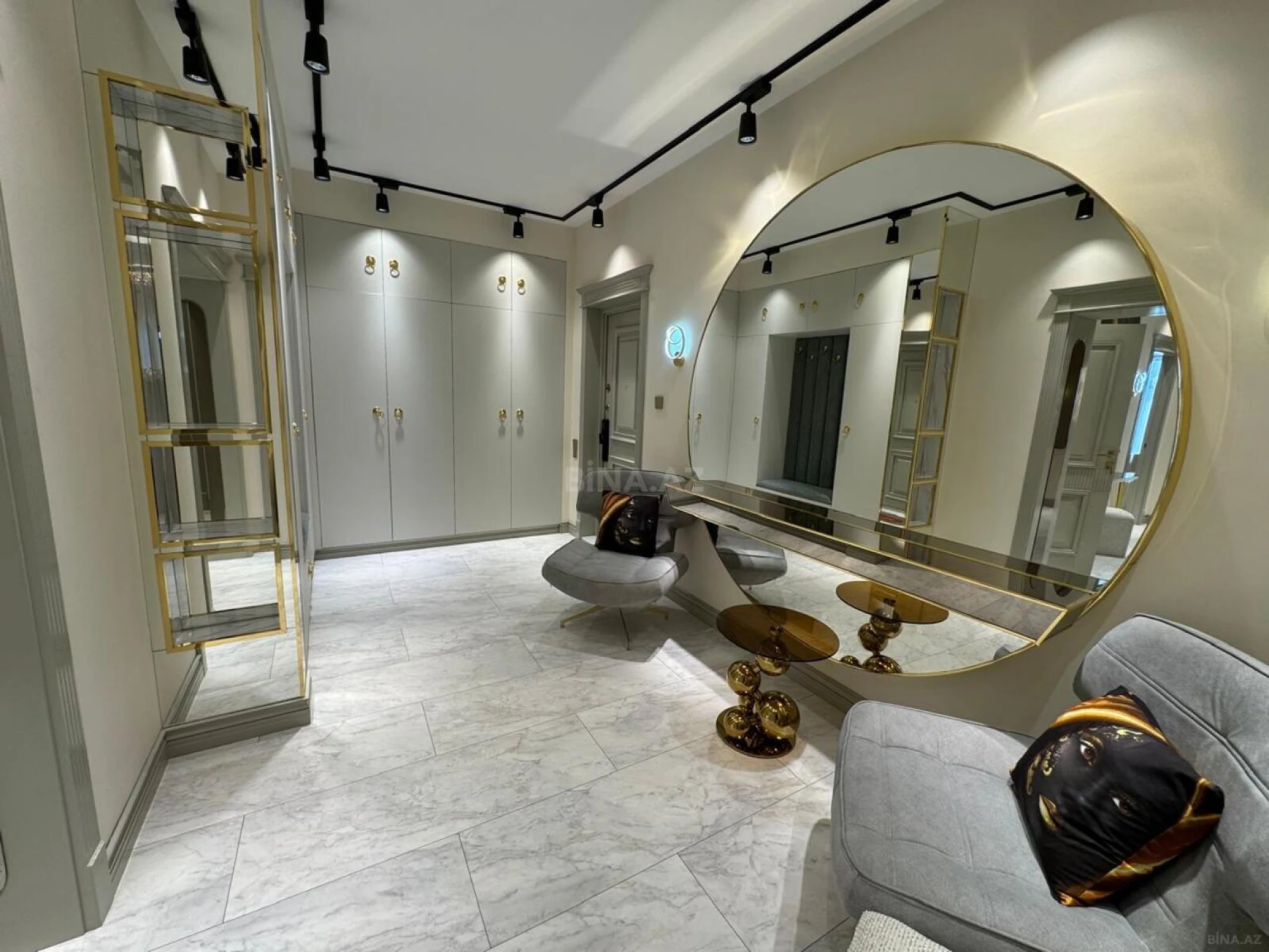 Satılır 5 otaqlı mənzil 185 m²