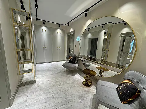 Satılır 5 otaqlı mənzil 185 m²