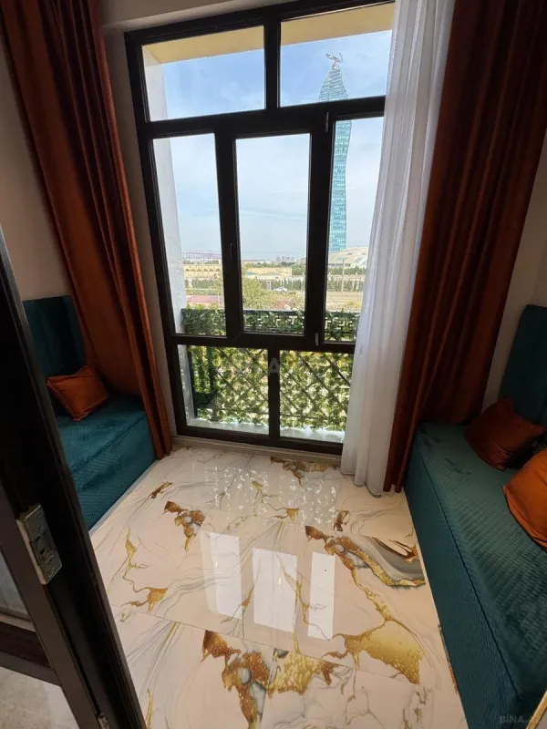 Satılır 5 otaqlı mənzil 185 m²