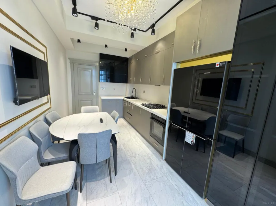 Satılır 5 otaqlı mənzil 185 m²