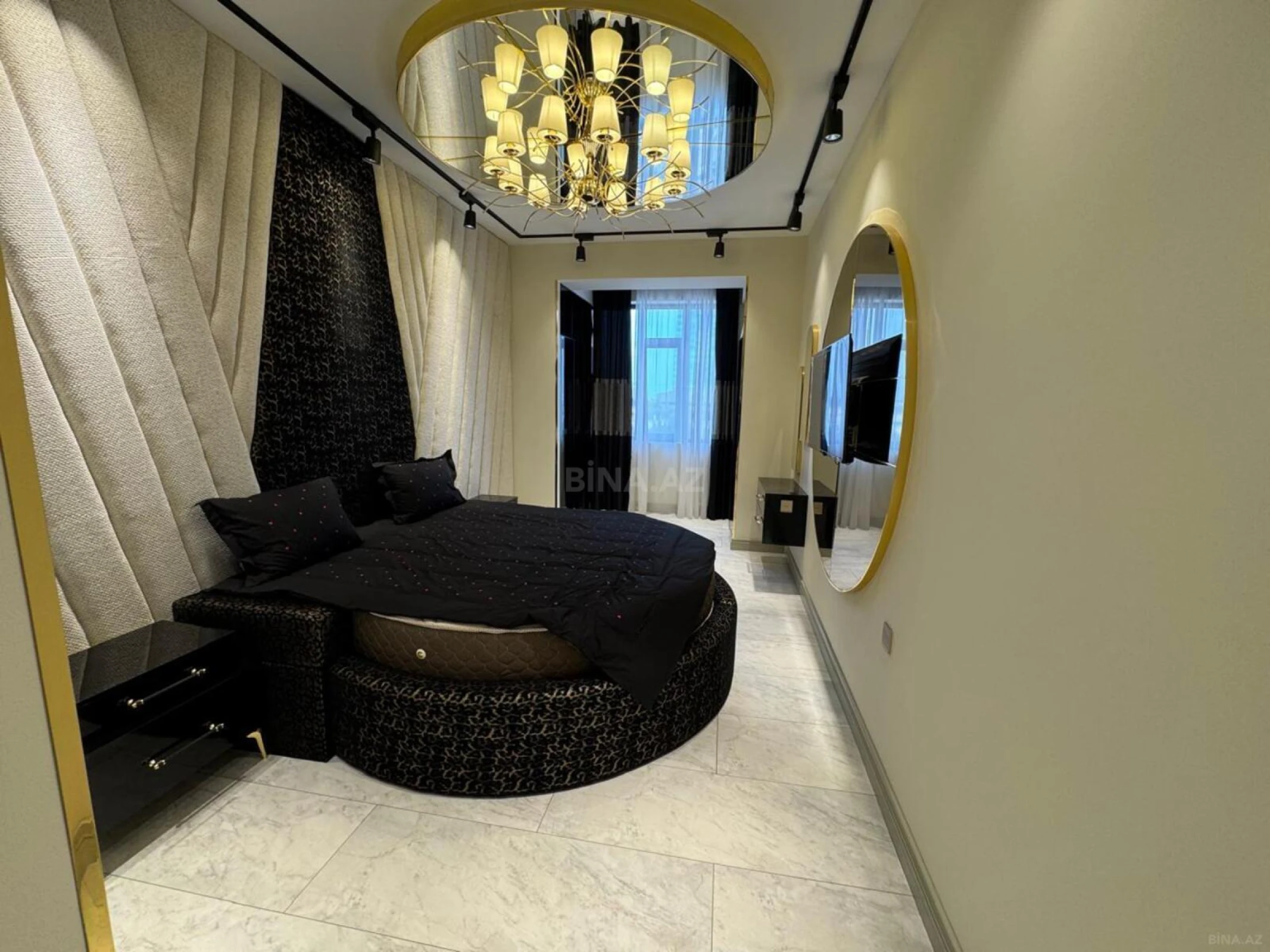 Satılır 5 otaqlı mənzil 185 m²