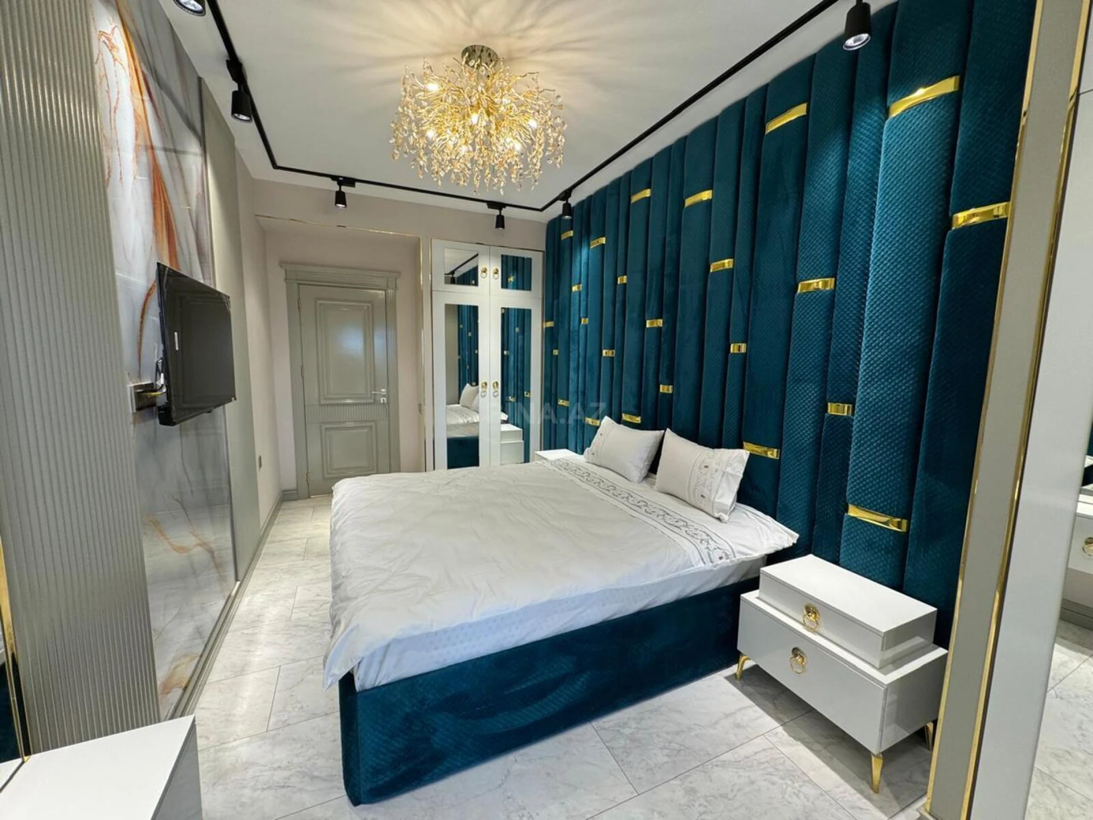 Satılır 5 otaqlı mənzil 185 m²