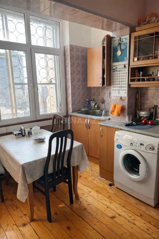 Satılır 4 otaqlı mənzil 100 m²