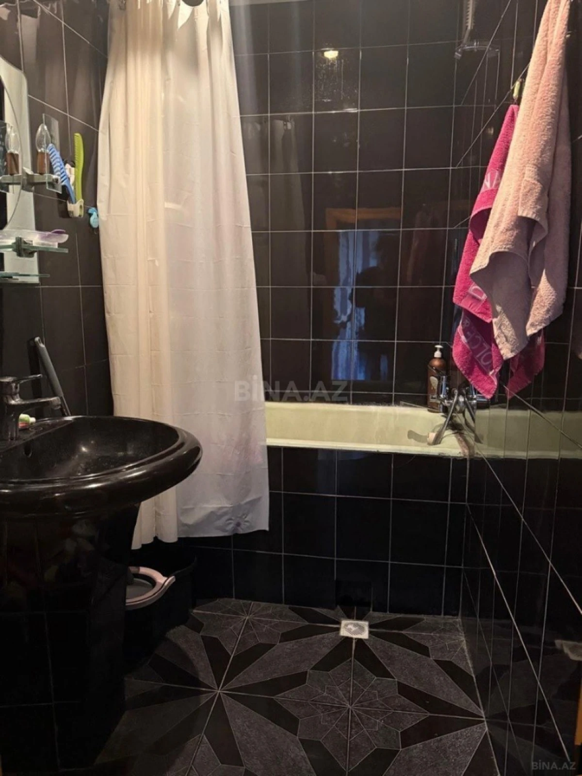 Satılır 4 otaqlı mənzil 100 m²