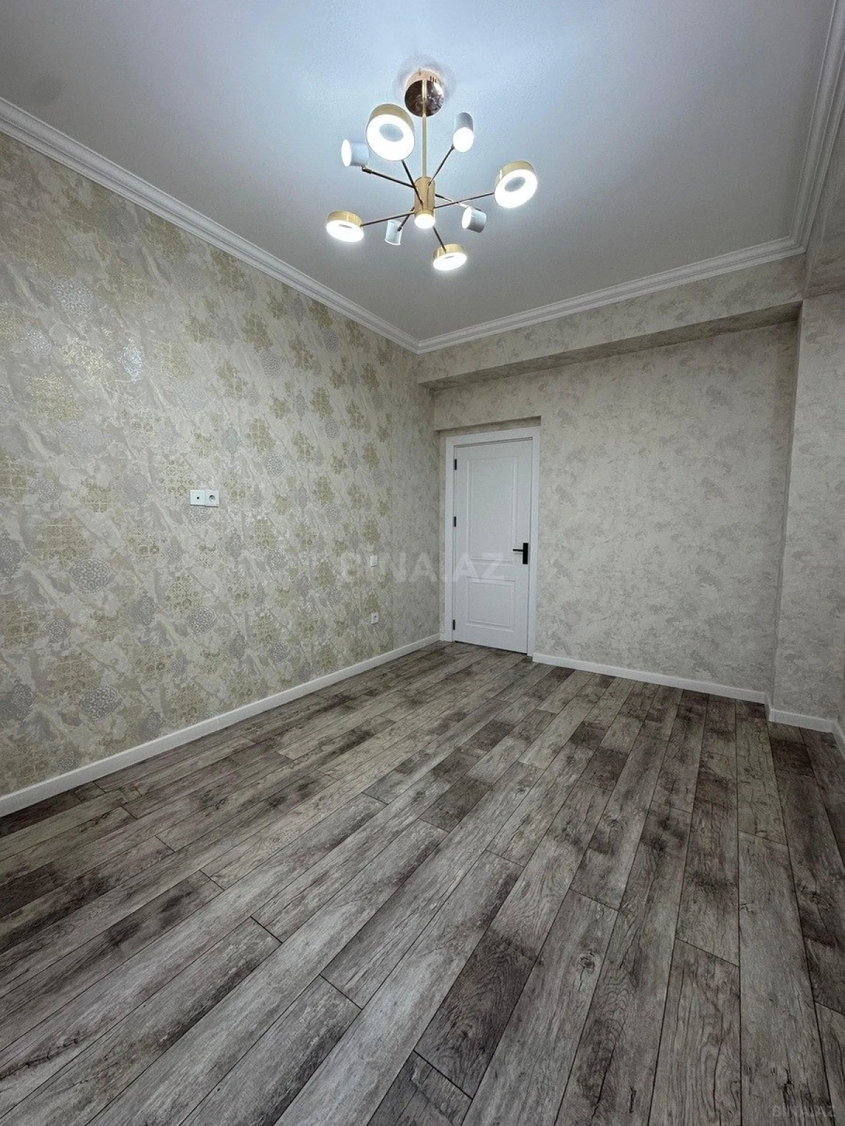 Satılır 2 otaqlı mənzil 75 m²