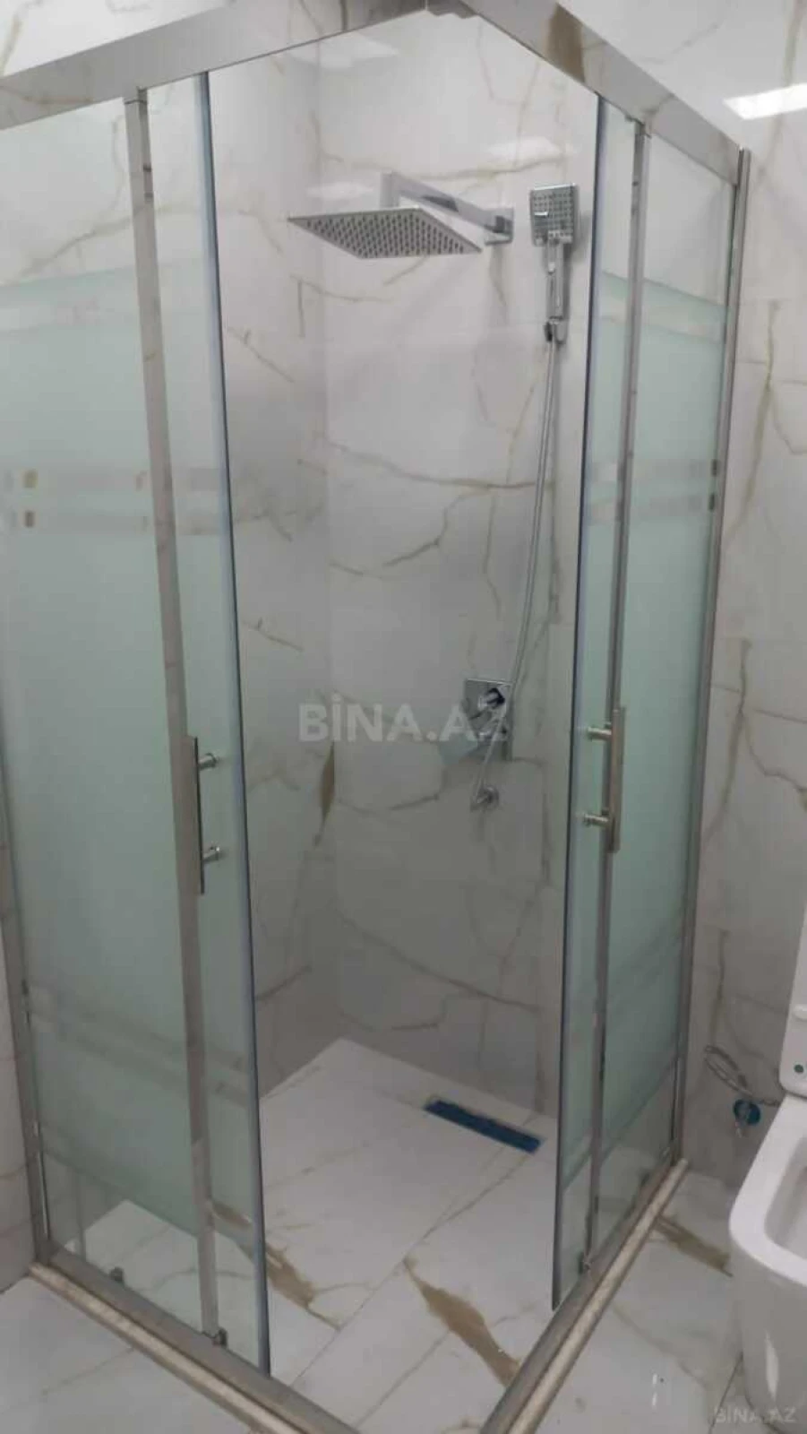Kirayə verilir 2 otaqlı mənzil 75 m²