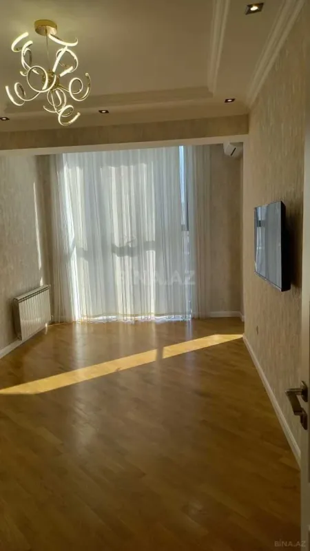 Kirayə verilir 2 otaqlı mənzil 75 m²